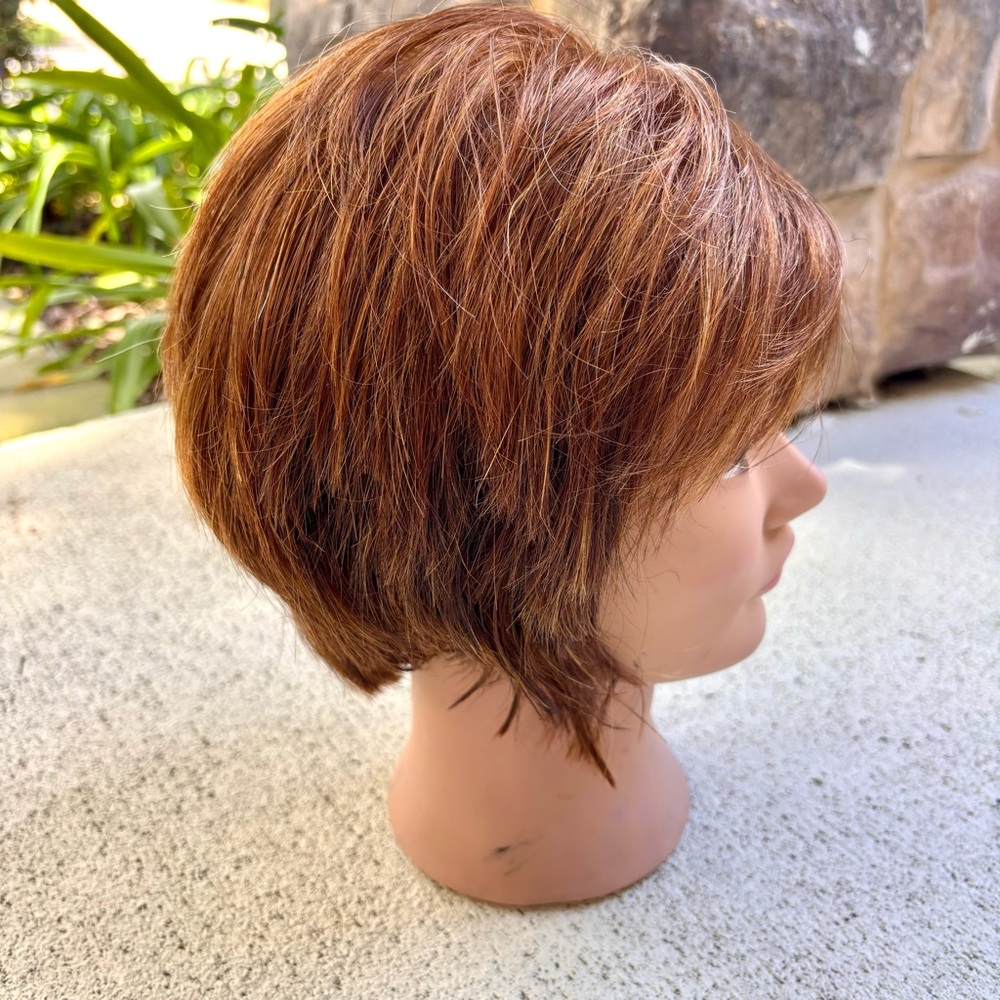 Professional Female Mannequin Head with Short Straight Hair Level 5 brunette - Picture 3 of 5